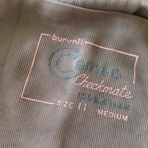 Vintage Bur-Mil Cameo Sheer Textured Thigh High Stocking’s Hosiery - Picture 9 of 13